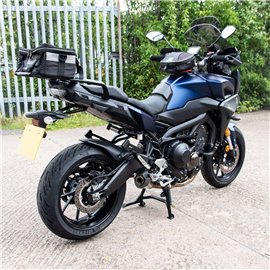 Pyramid Hugger | Matte Black | Yamaha Tracer 900 | 900 GT 2018-2020
