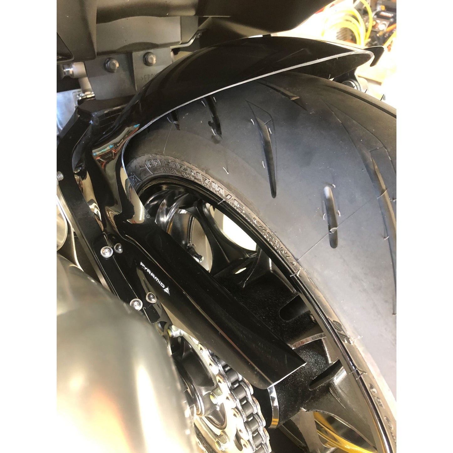 Pyramid Hugger | Gloss Black | Suzuki Hayabusa GSX1300R 2008-Current