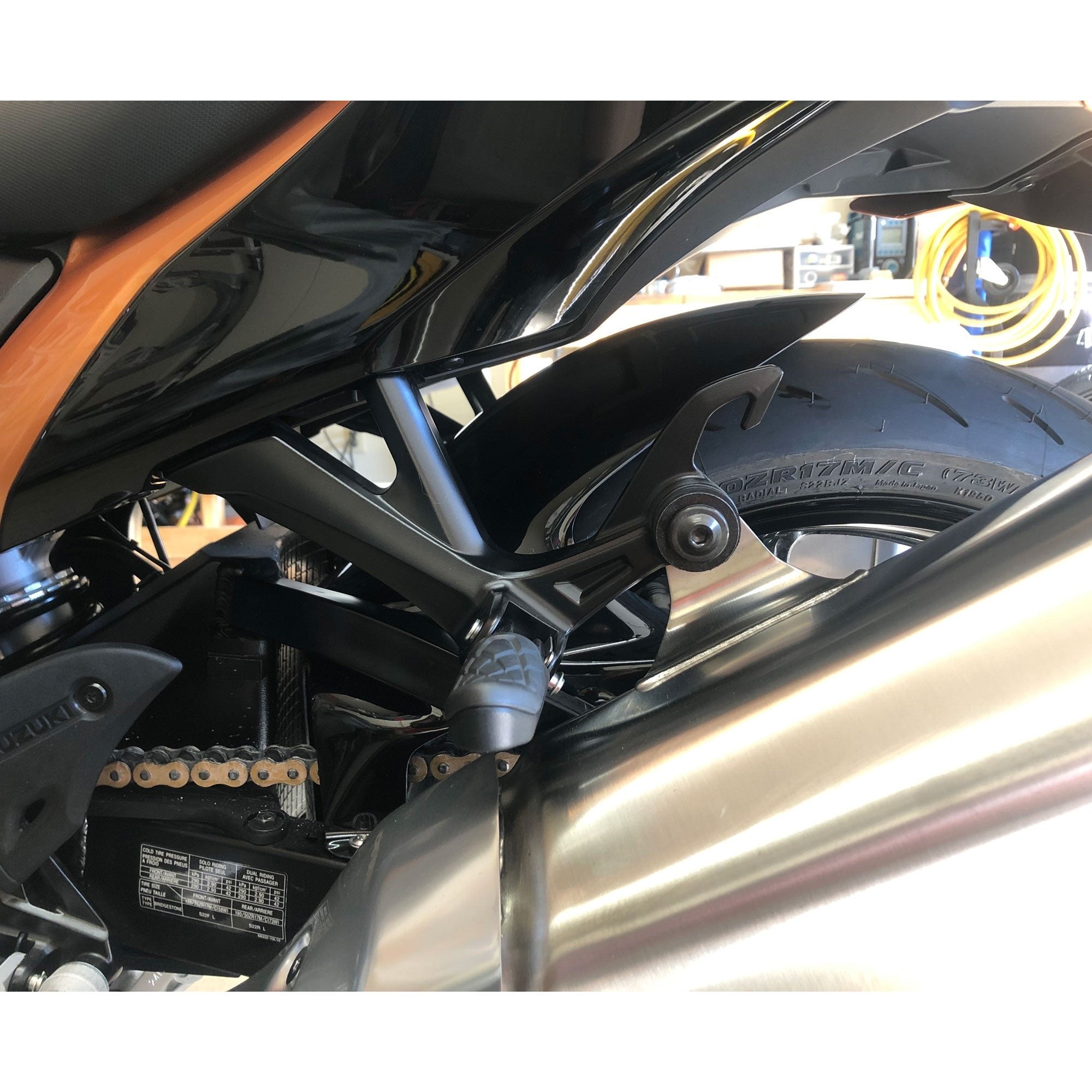 Pyramid Hugger | Gloss Black | Suzuki Hayabusa GSX1300R 2008-Current