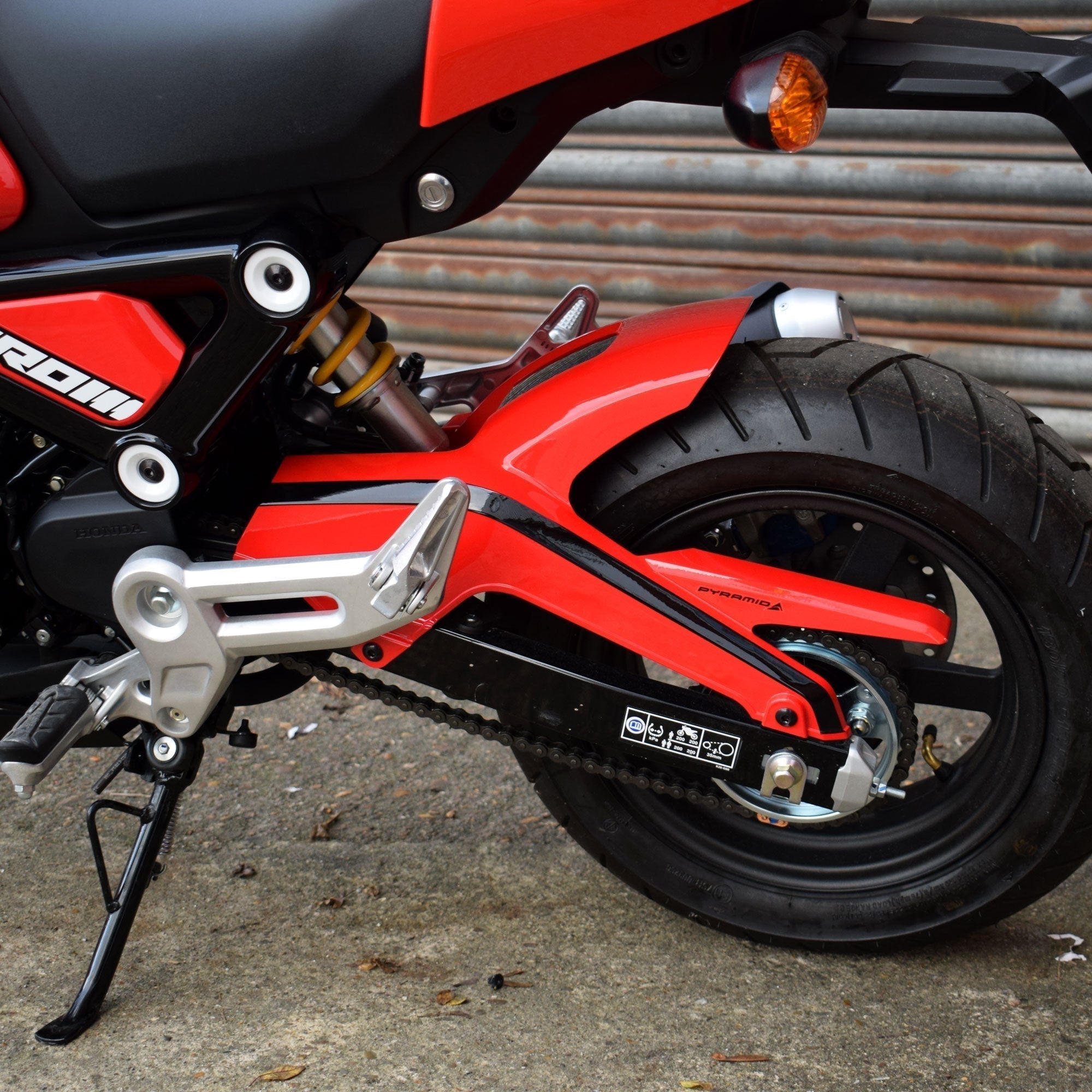 Pyramid Hugger | Queen Bee Yellow & Gloss Black | Honda MSX 125 2021-Current