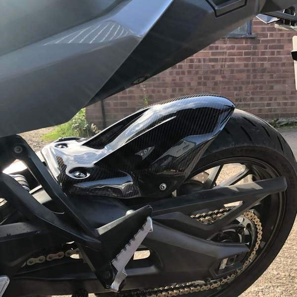 Pyramid Hugger | Carbon | Yamaha Tracer 900 | 900 GT 2018-2020