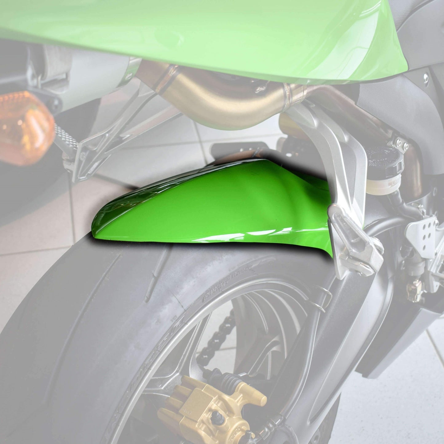 Pyramid Hugger | Gloss Black / Gloss Green  | Kawasaki ZX6-R 636 2005-2006