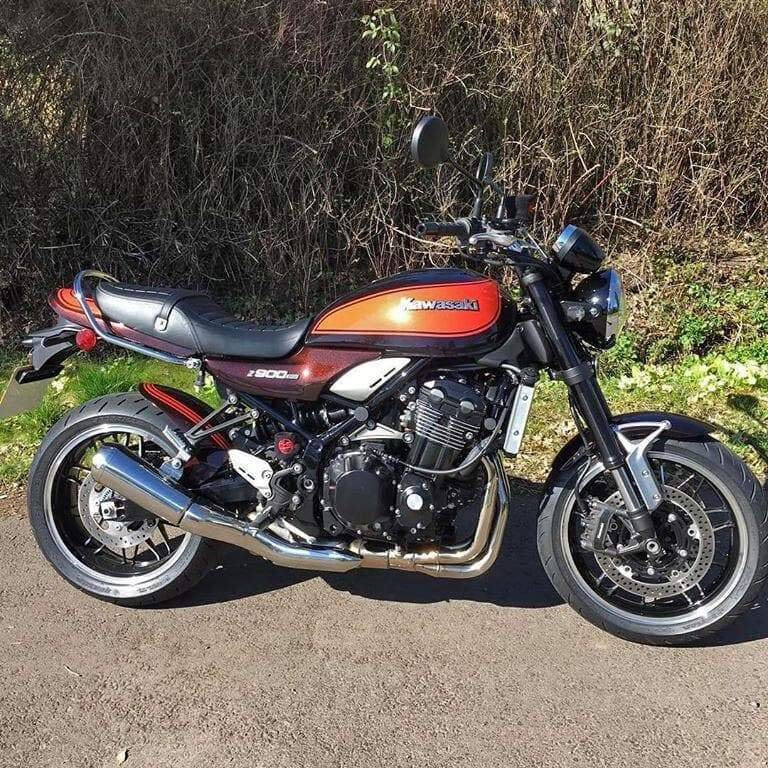 Pyramid Hugger | Metallic Brown/Metallic Orange (Candytone Brown/Candytone Orange) | Kawasaki Z 900 RS 2017-2020