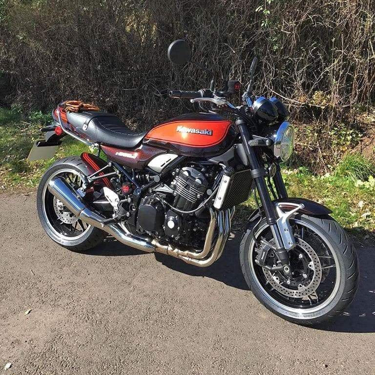 Pyramid Hugger | Metallic Brown/Metallic Orange (Candytone Brown/Candytone Orange) | Kawasaki Z 900 RS 2017-2020