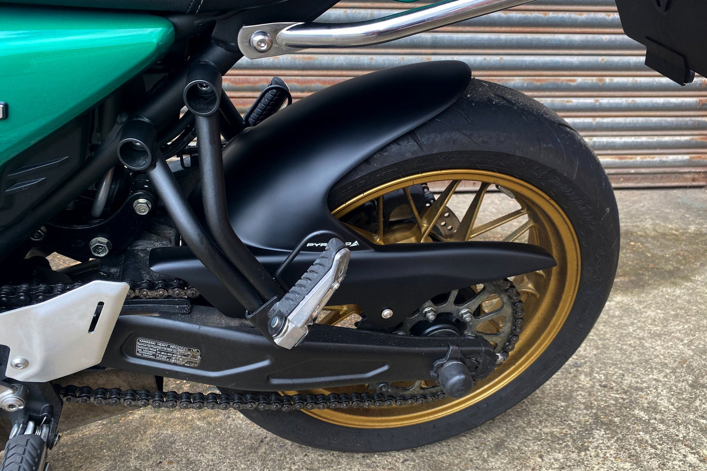 Pyramid Hugger | Matte Black | Kawasaki Ninja 650 | Z 650 | Z 650 RS 2017-Current