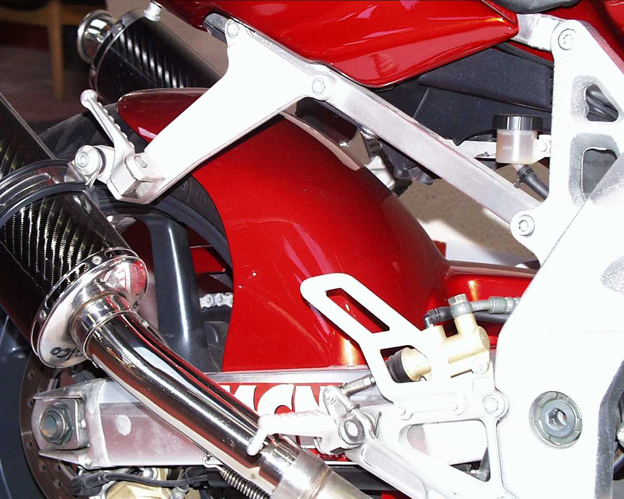 Aprilia SL1000 Falco - Rear Hugger (GRP)